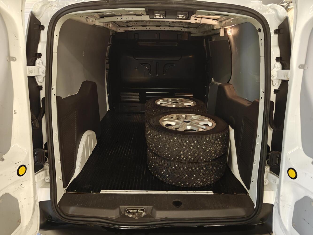 Ford Transit Connect vaihtoauto