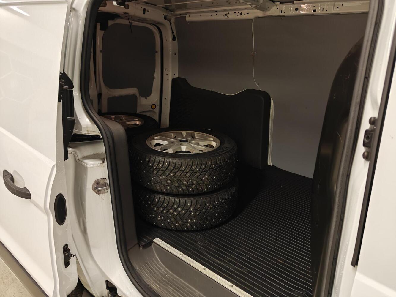 Ford Transit Connect vaihtoauto