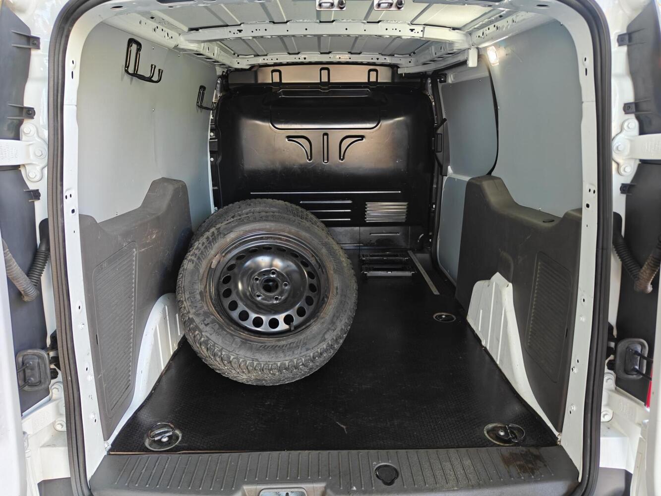 Ford Transit Connect vaihtoauto