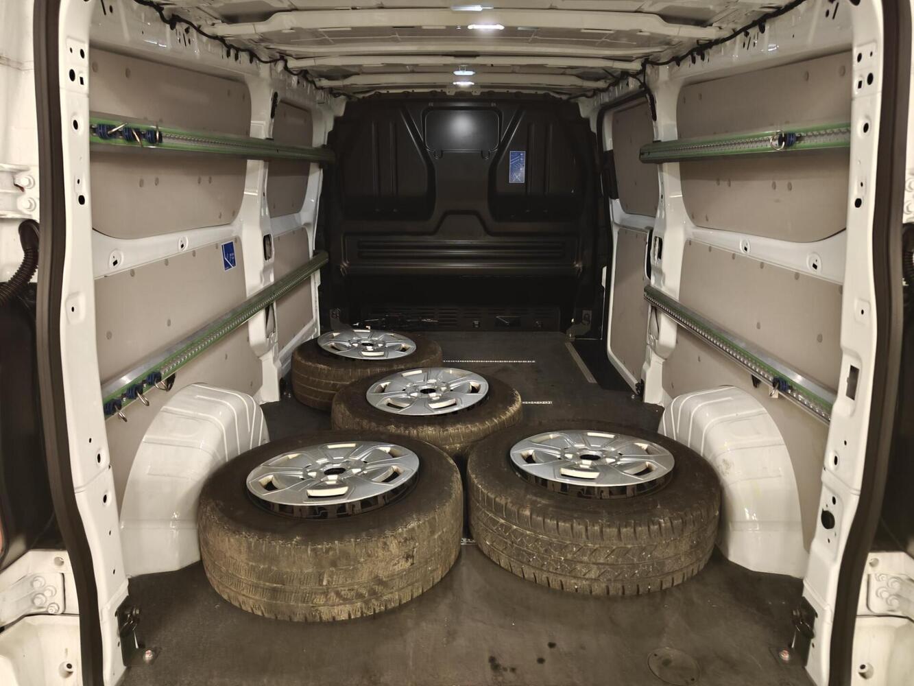 Ford Transit Custom vaihtoauto