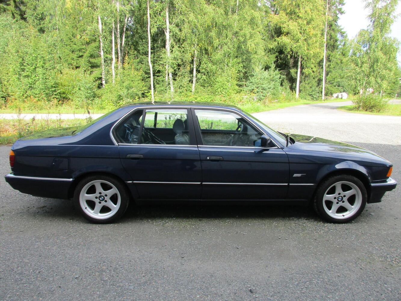 BMW 750 vaihtoauto