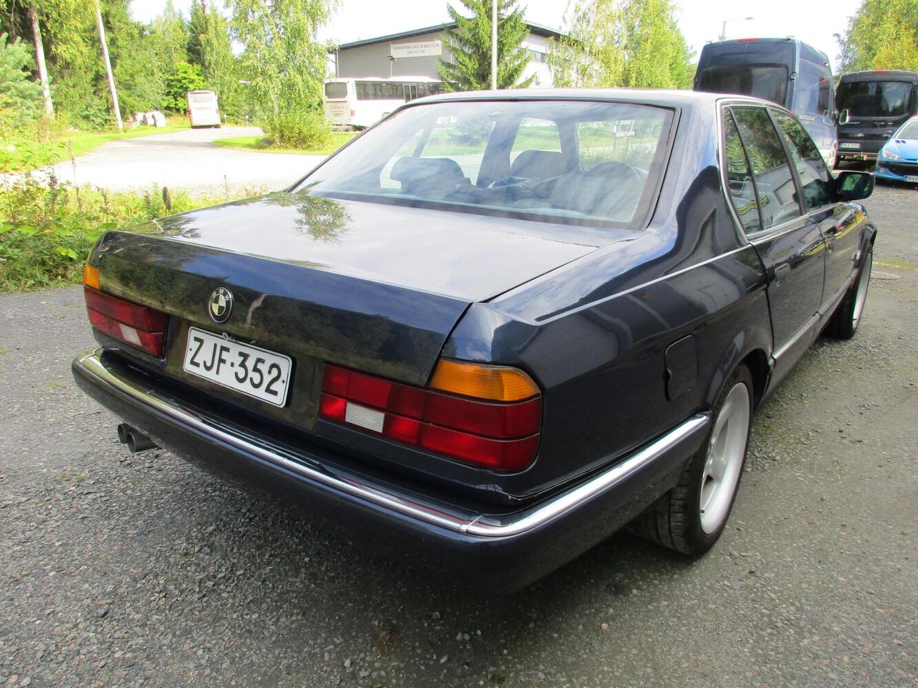 BMW 750 vaihtoauto