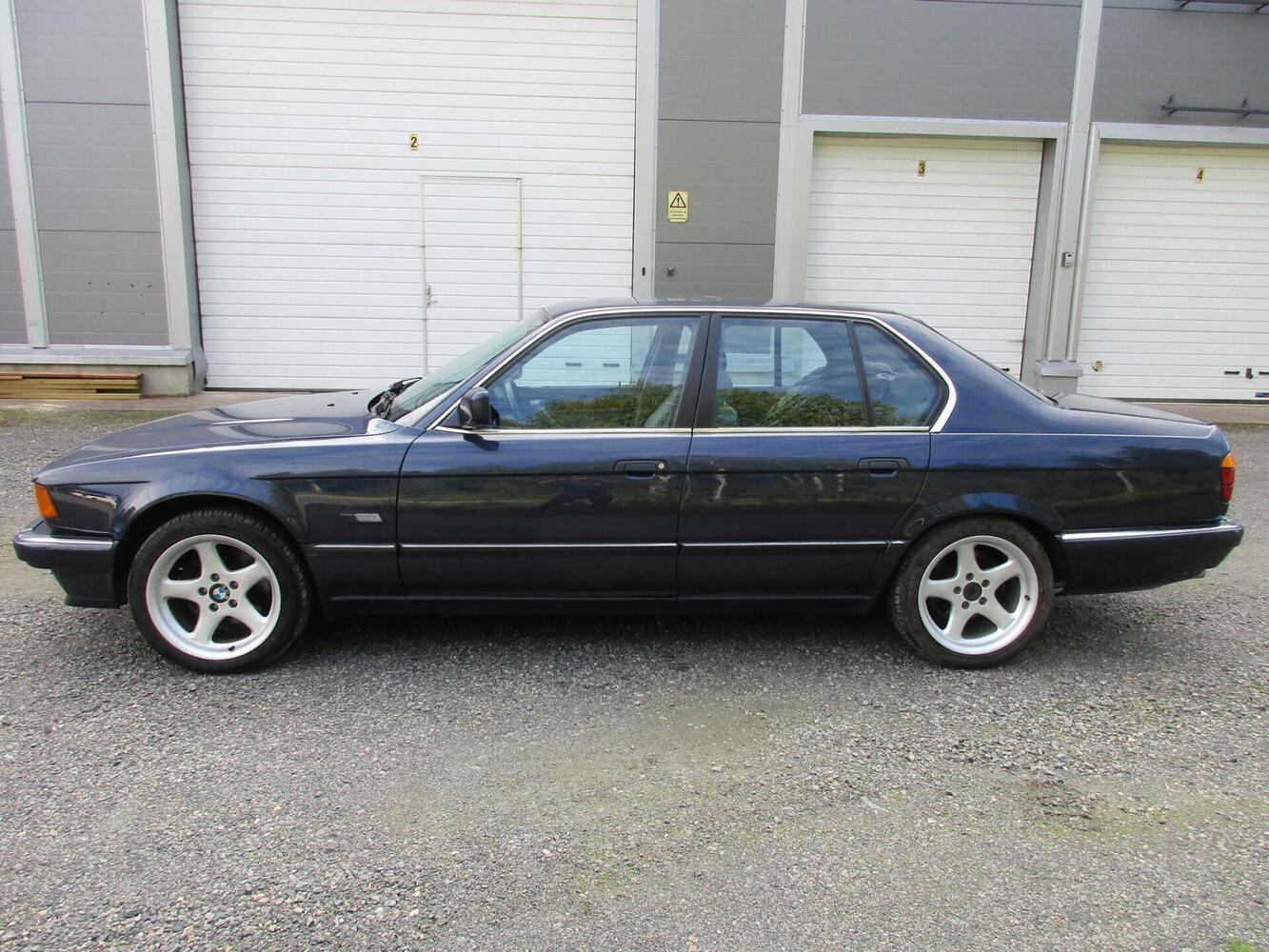 BMW 750 vaihtoauto