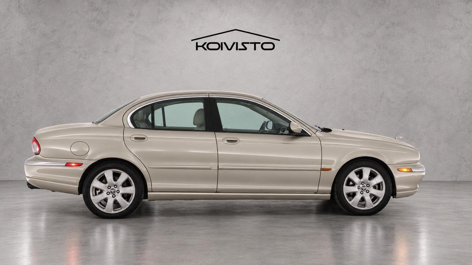 Jaguar X-Type vaihtoauto