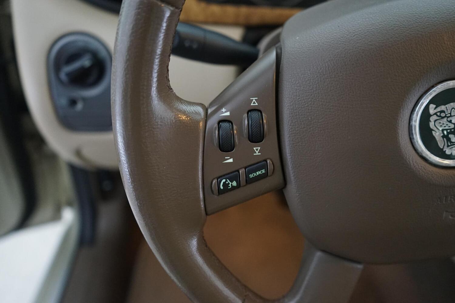Jaguar X-Type vaihtoauto