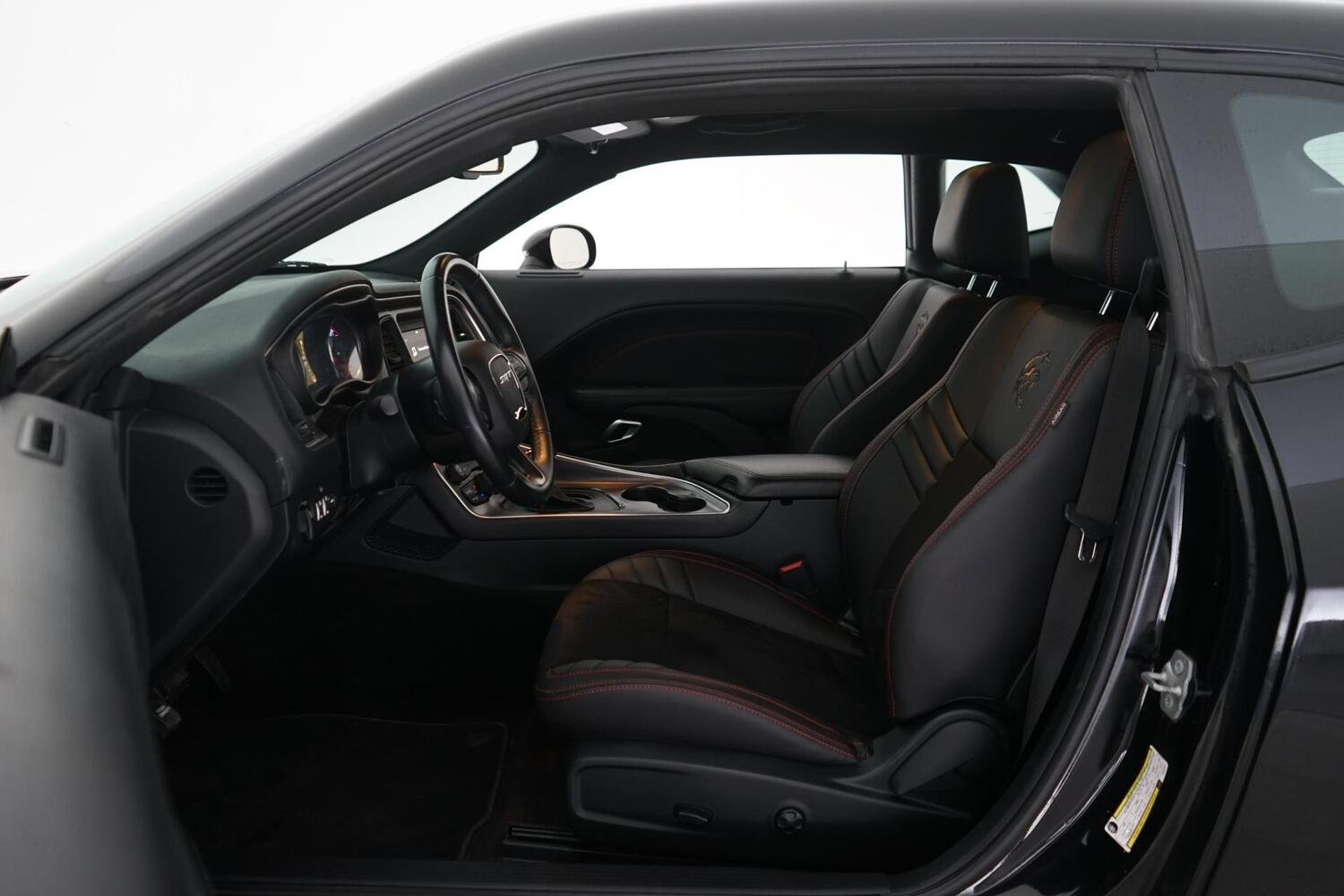 Dodge Challenger vaihtoauto