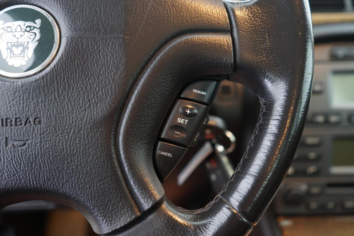 Jaguar X-Type vaihtoauto