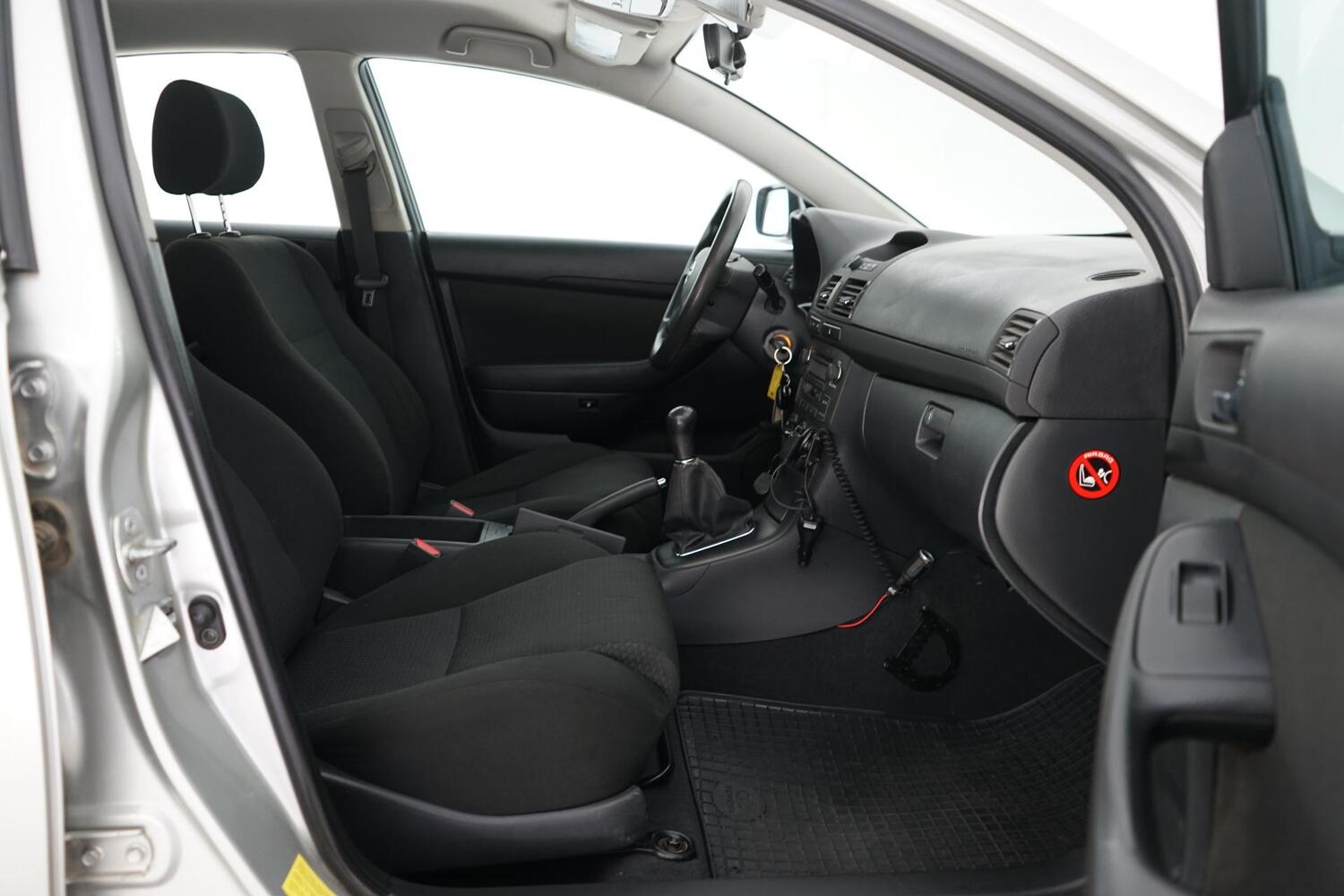 Toyota Avensis vaihtoauto