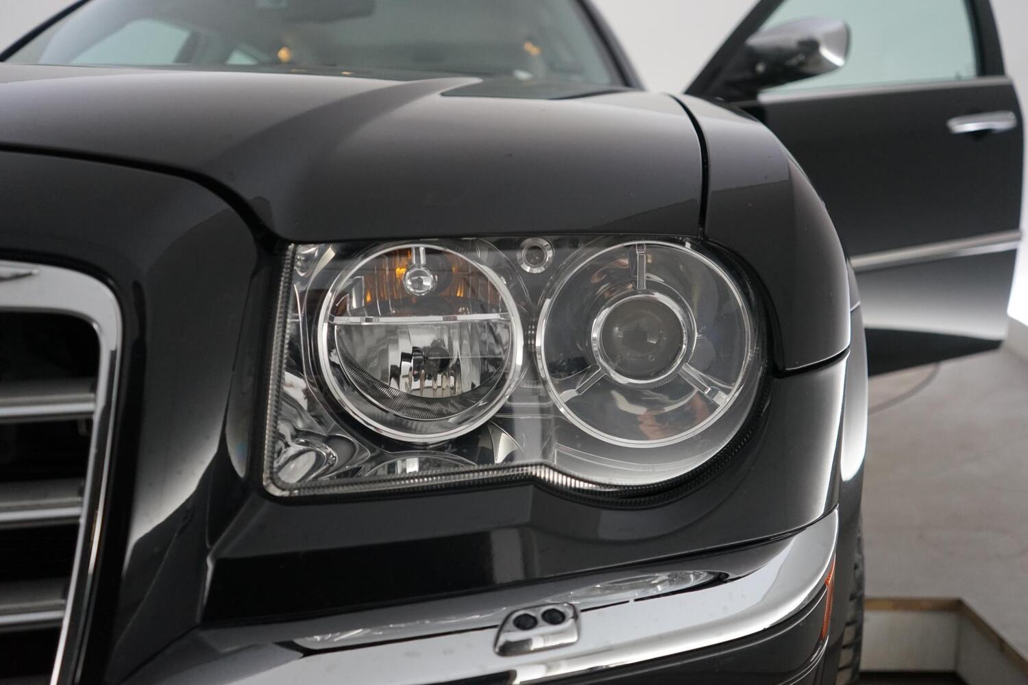 Chrysler 300C vaihtoauto