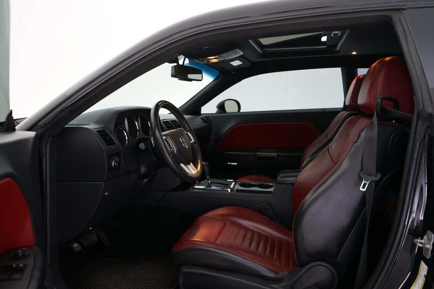 Dodge Challenger vaihtoauto