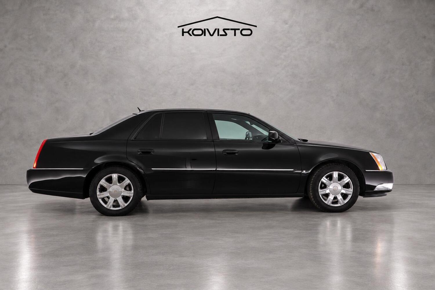 Cadillac DTS vaihtoauto