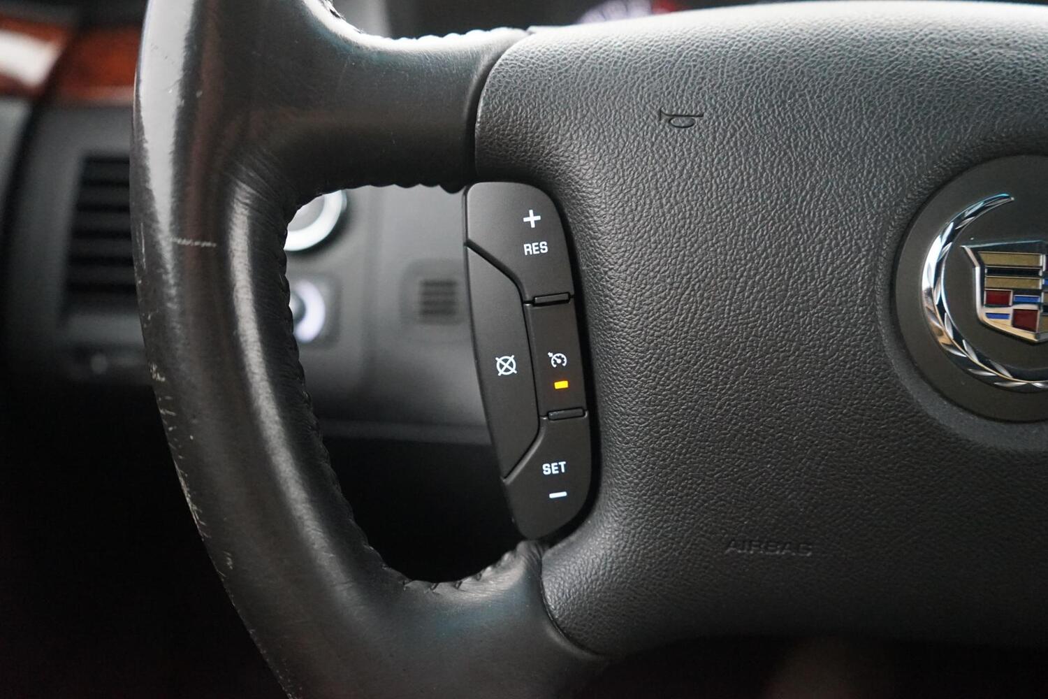 Cadillac DTS vaihtoauto