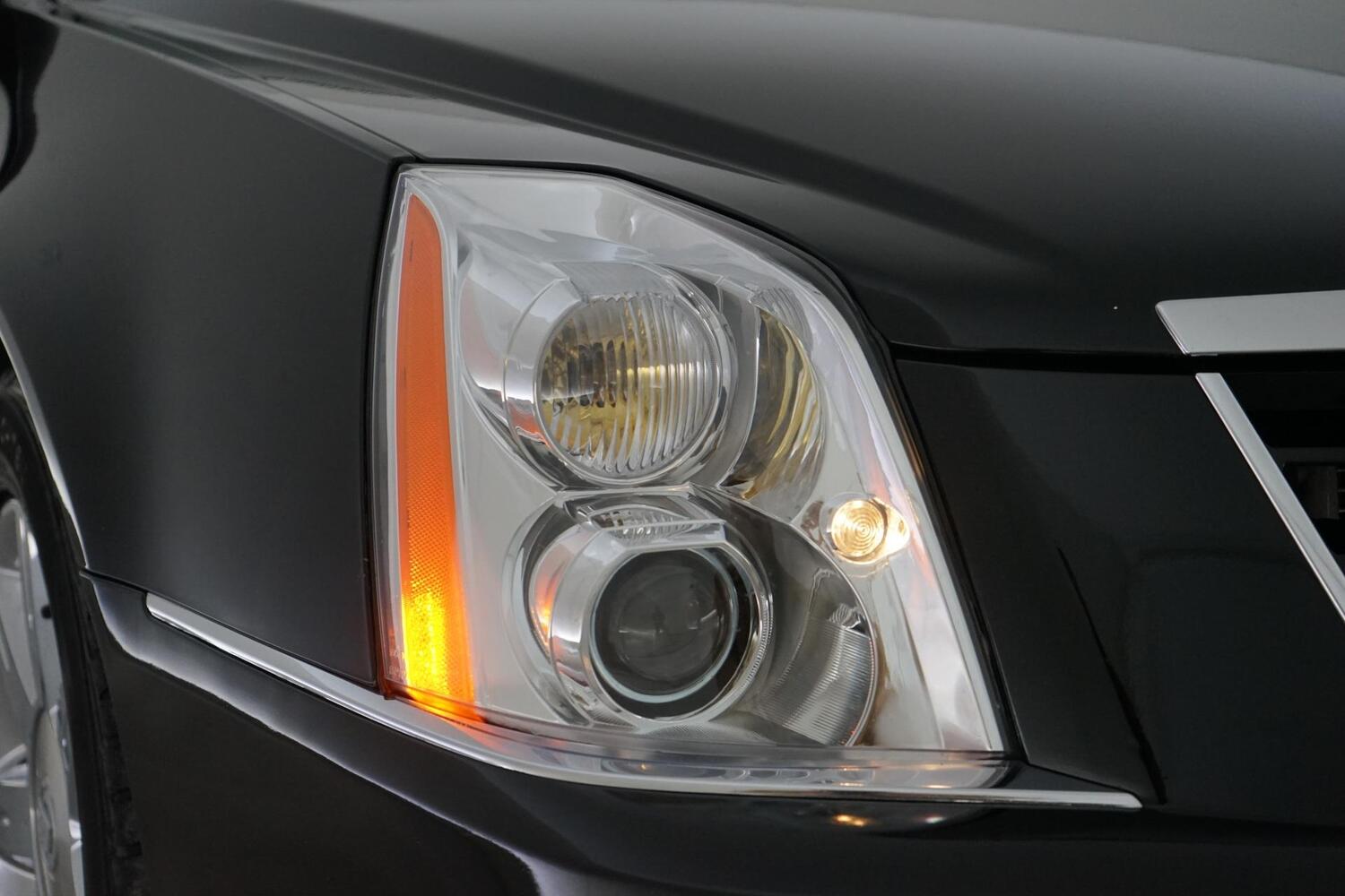 Cadillac DTS vaihtoauto