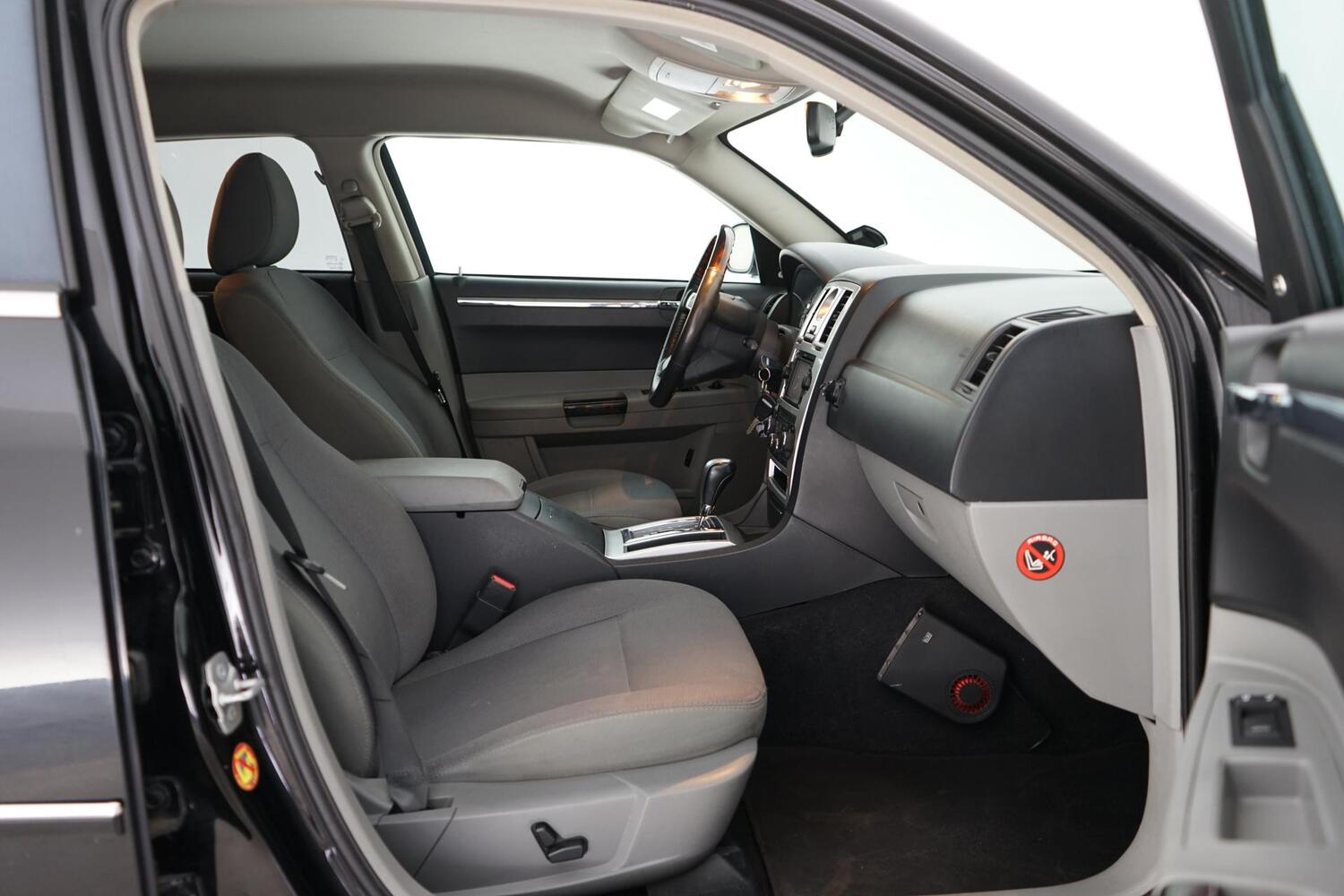 Chrysler 300C vaihtoauto