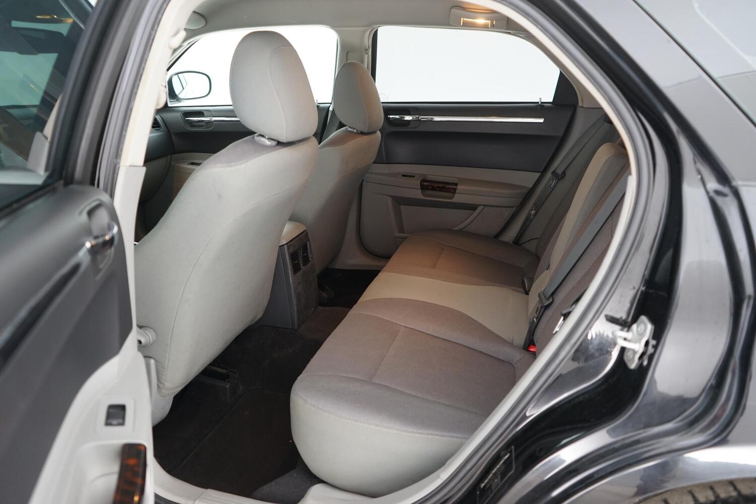 Chrysler 300C vaihtoauto