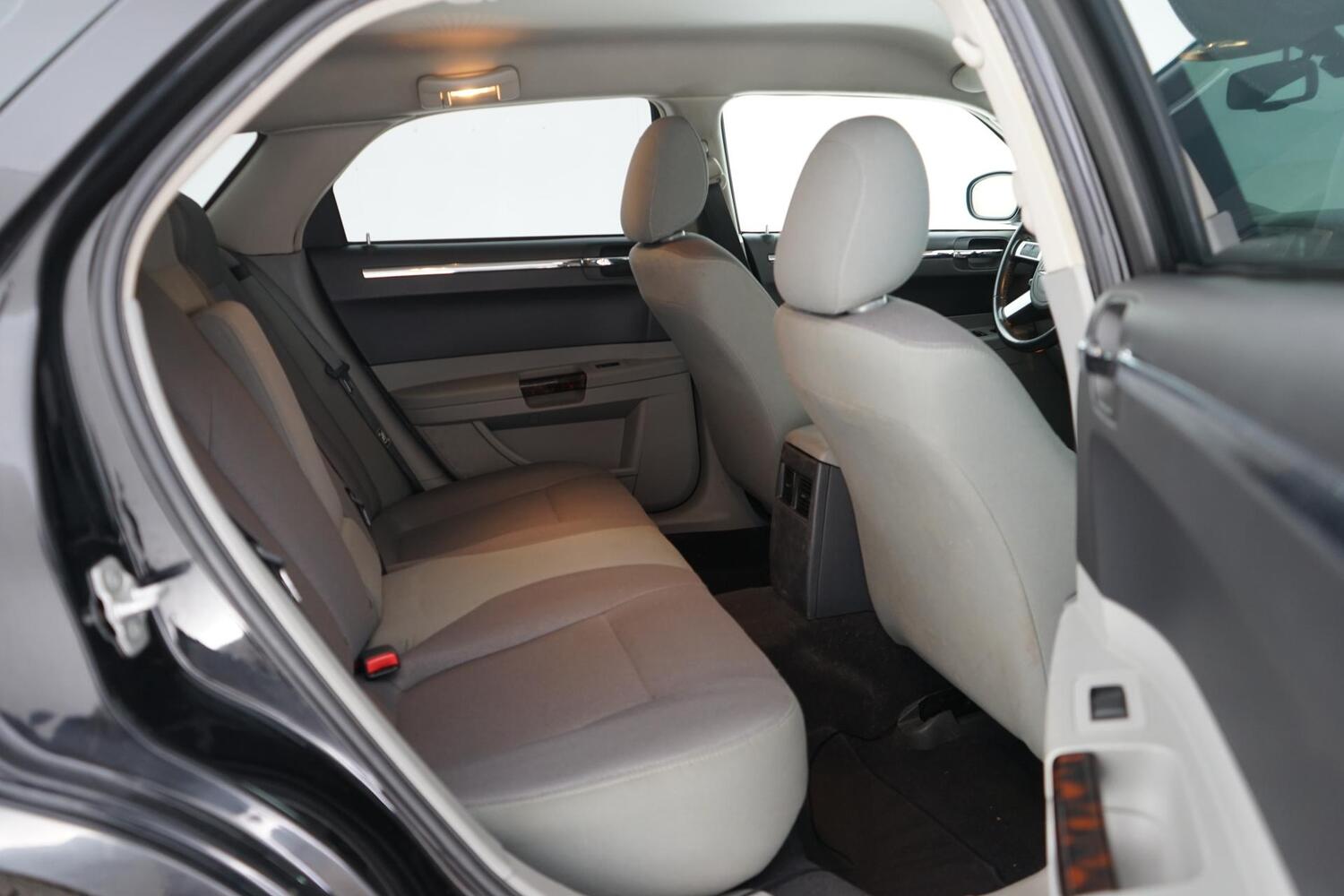 Chrysler 300C vaihtoauto