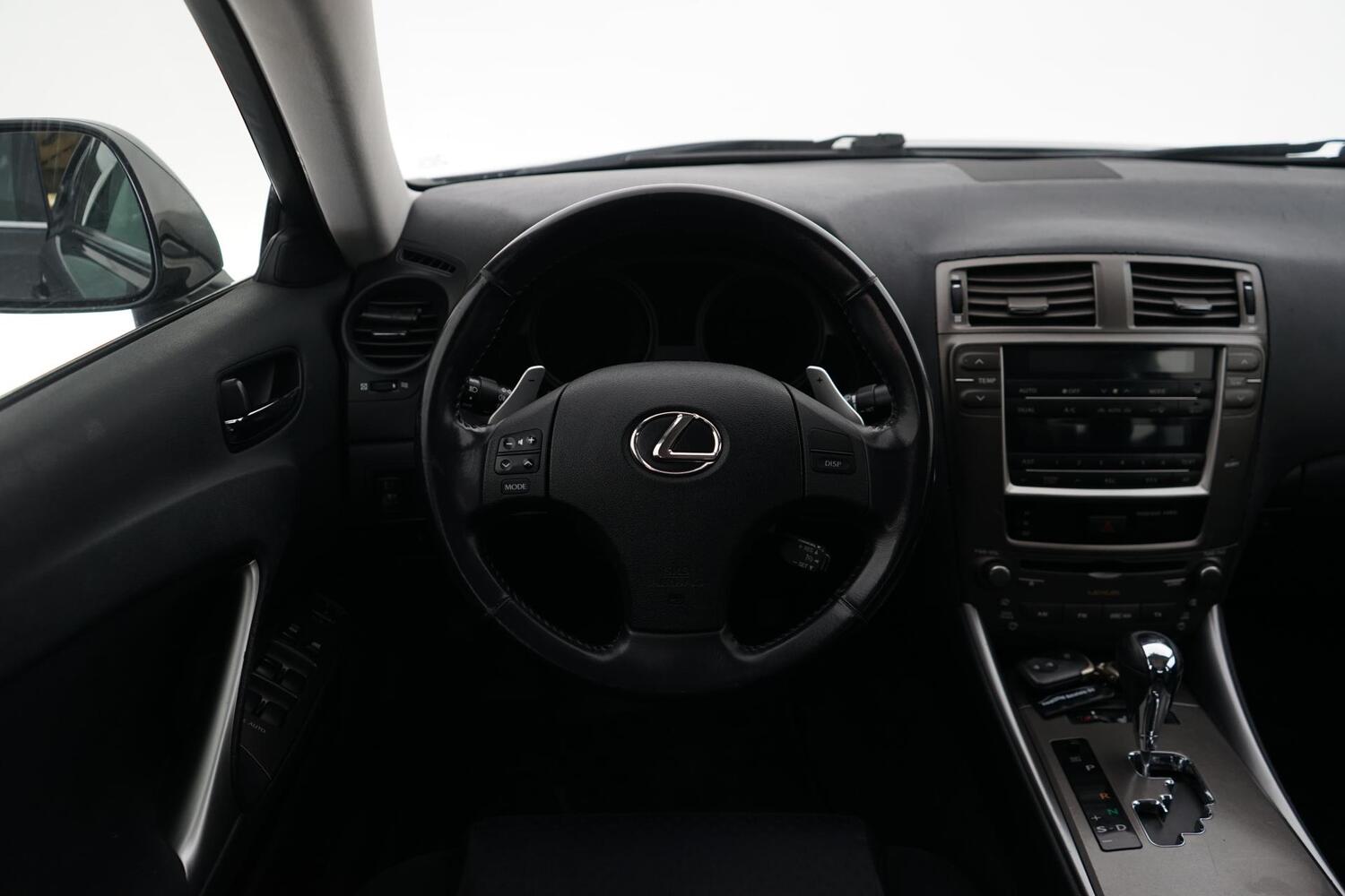 Lexus IS vaihtoauto