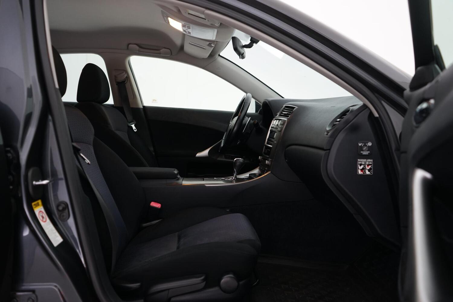 Lexus IS vaihtoauto