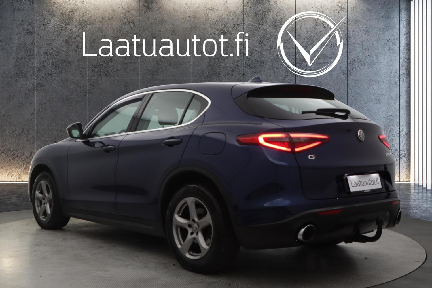 Alfa Romeo Stelvio vaihtoauto