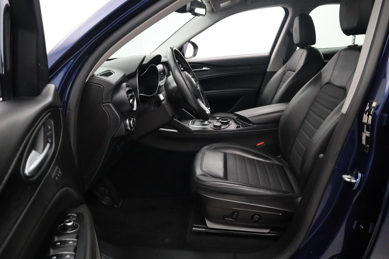 Alfa Romeo Stelvio vaihtoauto