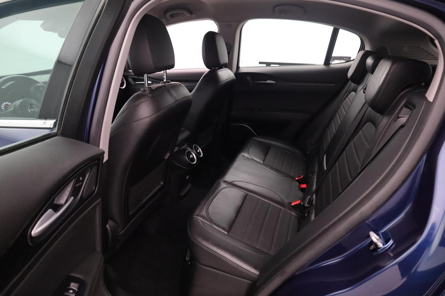 Alfa Romeo Stelvio vaihtoauto