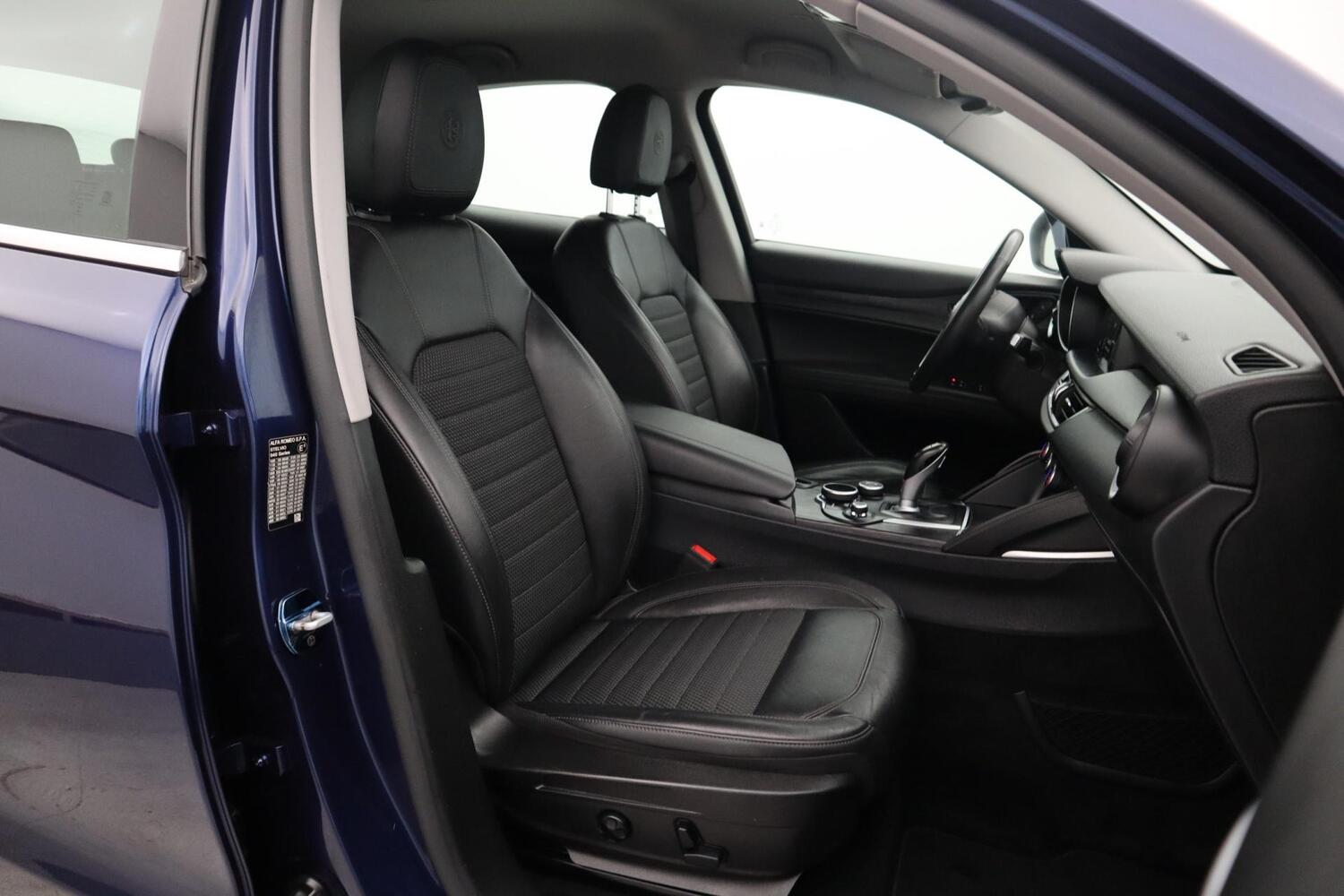 Alfa Romeo Stelvio vaihtoauto