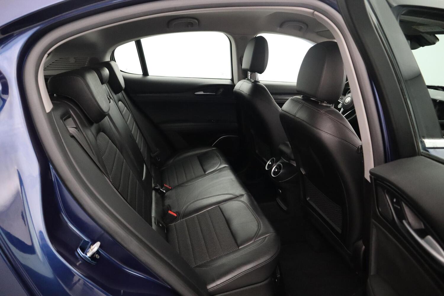 Alfa Romeo Stelvio vaihtoauto