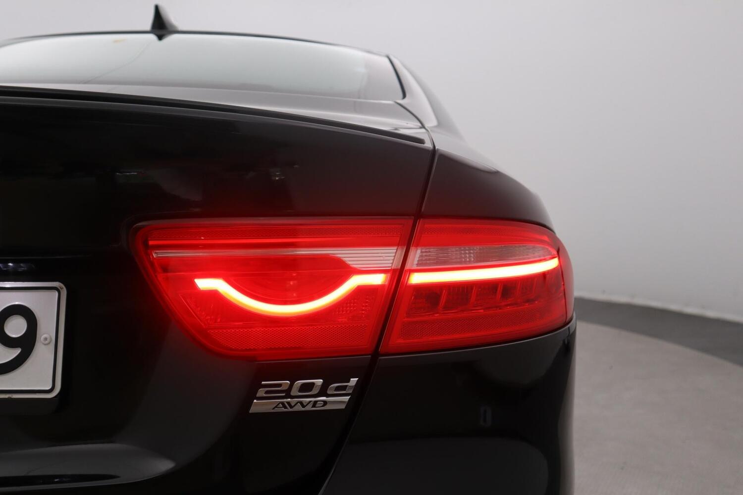 Jaguar XE vaihtoauto
