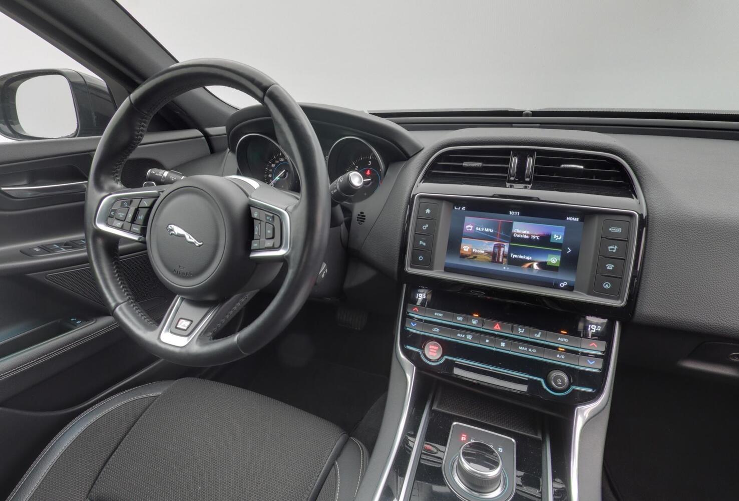 Jaguar XE vaihtoauto