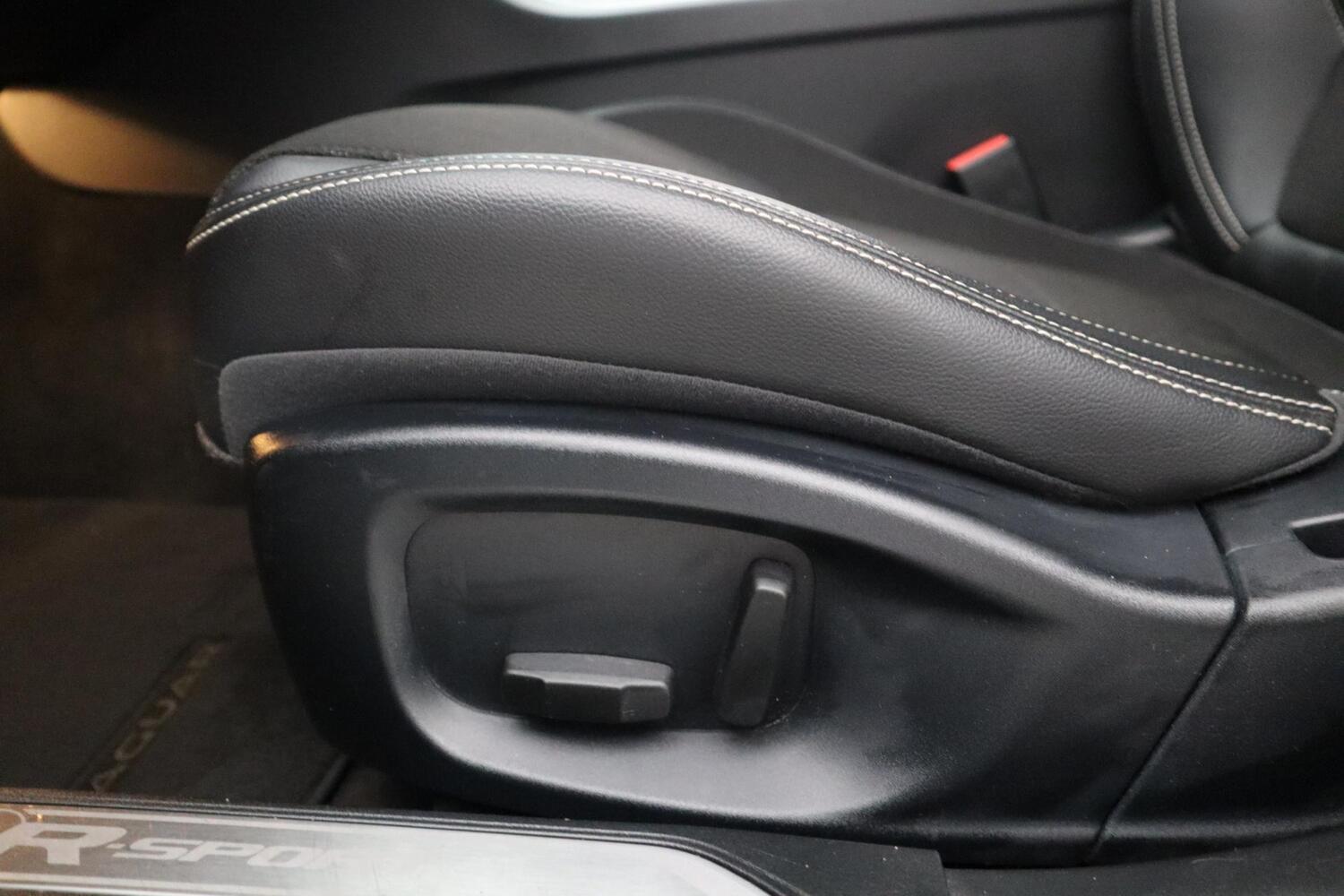 Jaguar XE vaihtoauto