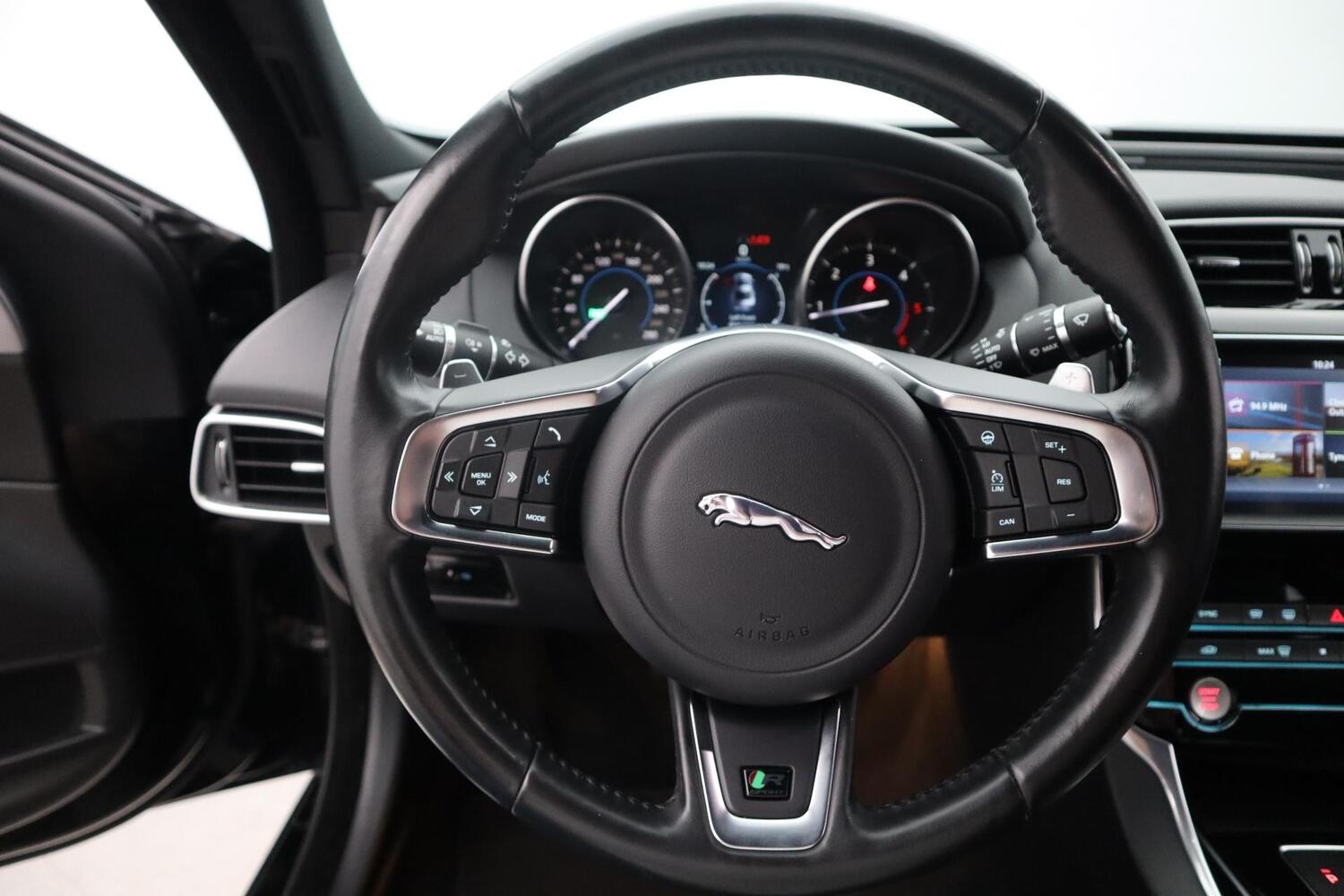 Jaguar XE vaihtoauto