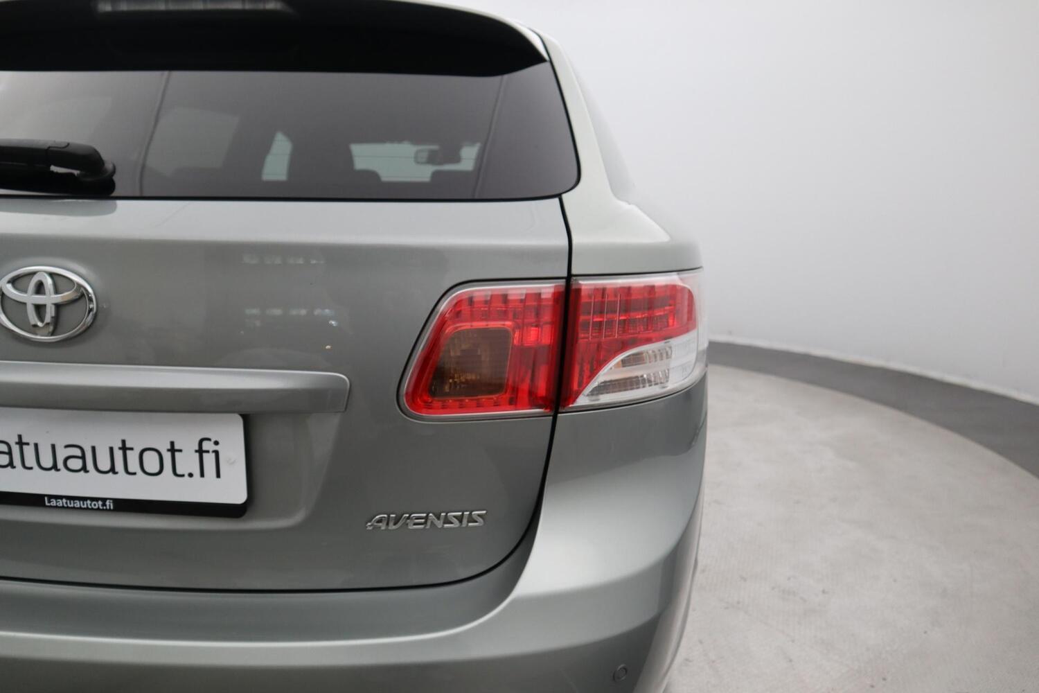 Toyota Avensis vaihtoauto