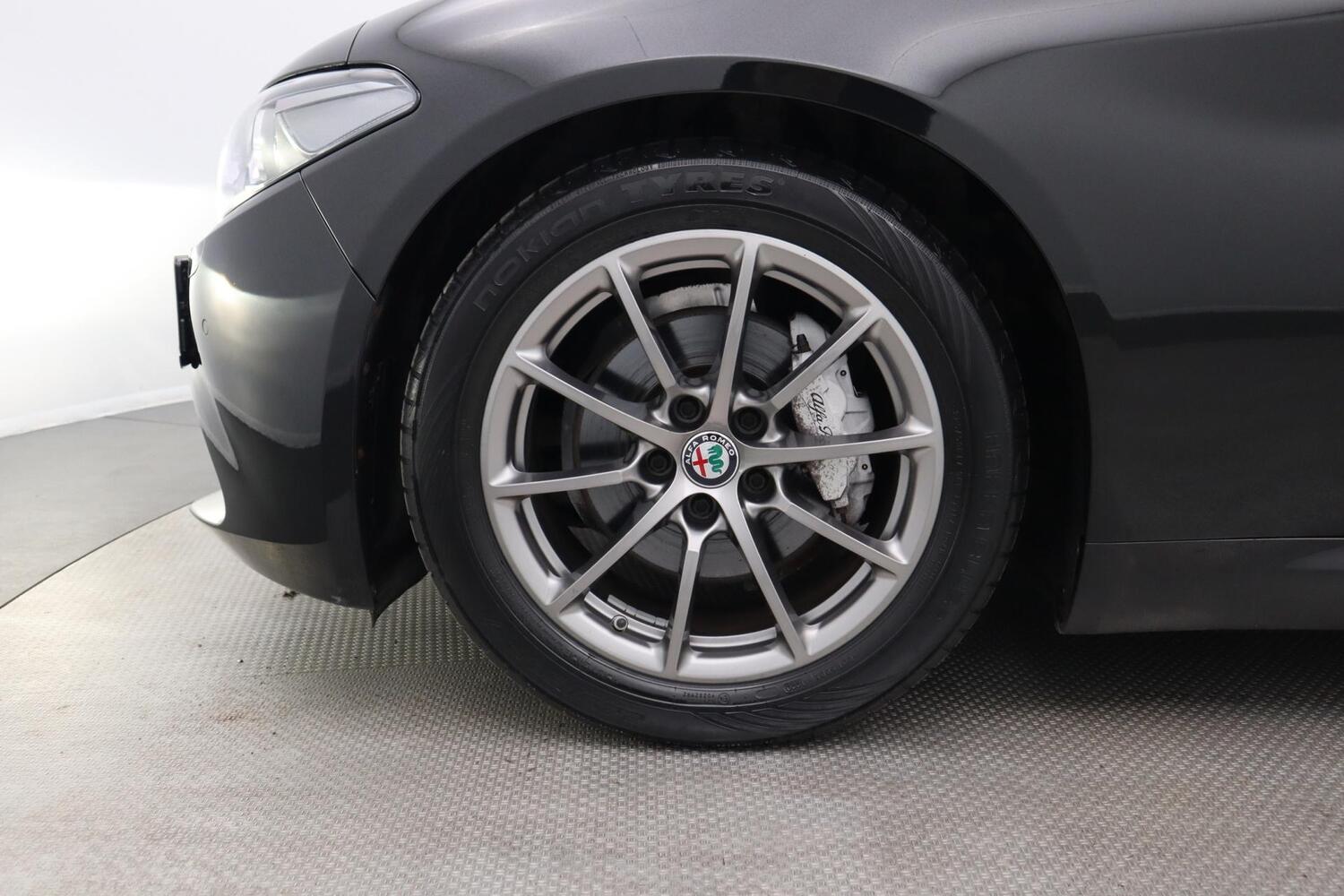 Alfa Romeo Giulia vaihtoauto