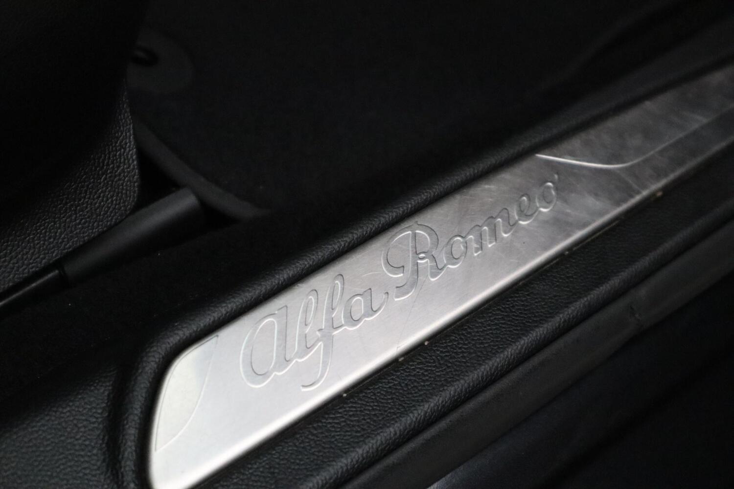 Alfa Romeo Giulia vaihtoauto