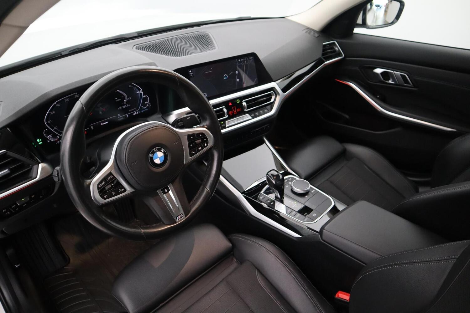BMW 330 vaihtoauto
