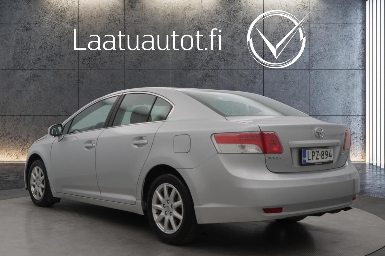 Toyota Avensis vaihtoauto