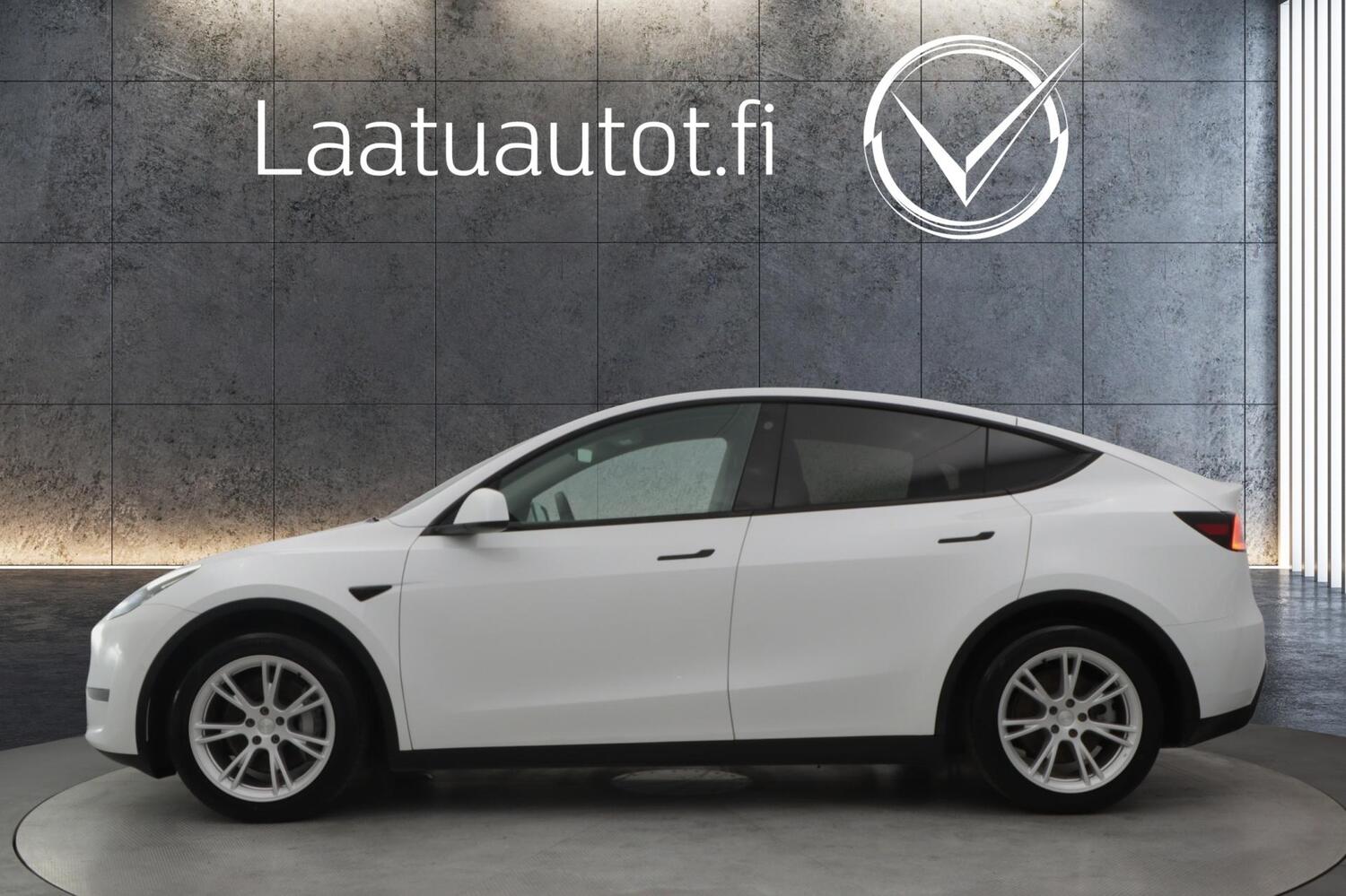 Tesla Model Y vaihtoauto