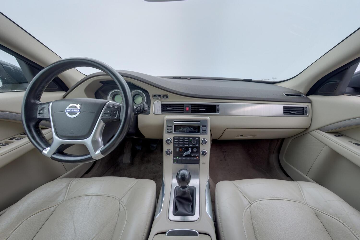 Volvo V70 vaihtoauto