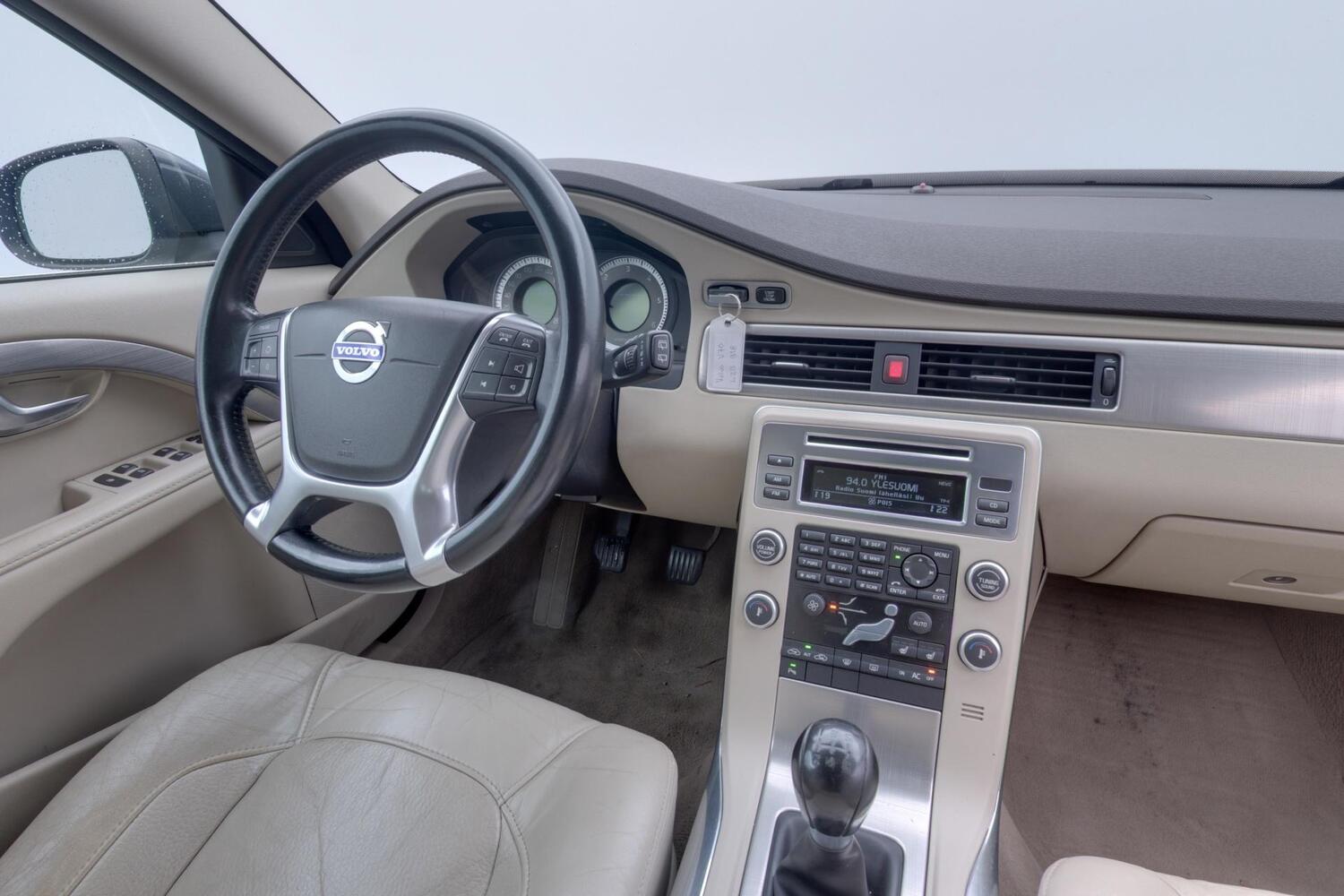 Volvo V70 vaihtoauto