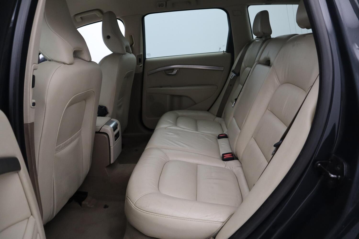 Volvo V70 vaihtoauto