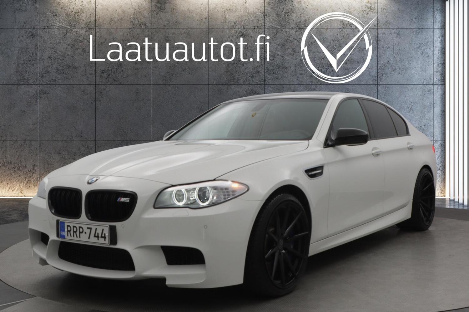 BMW M5 vaihtoauto