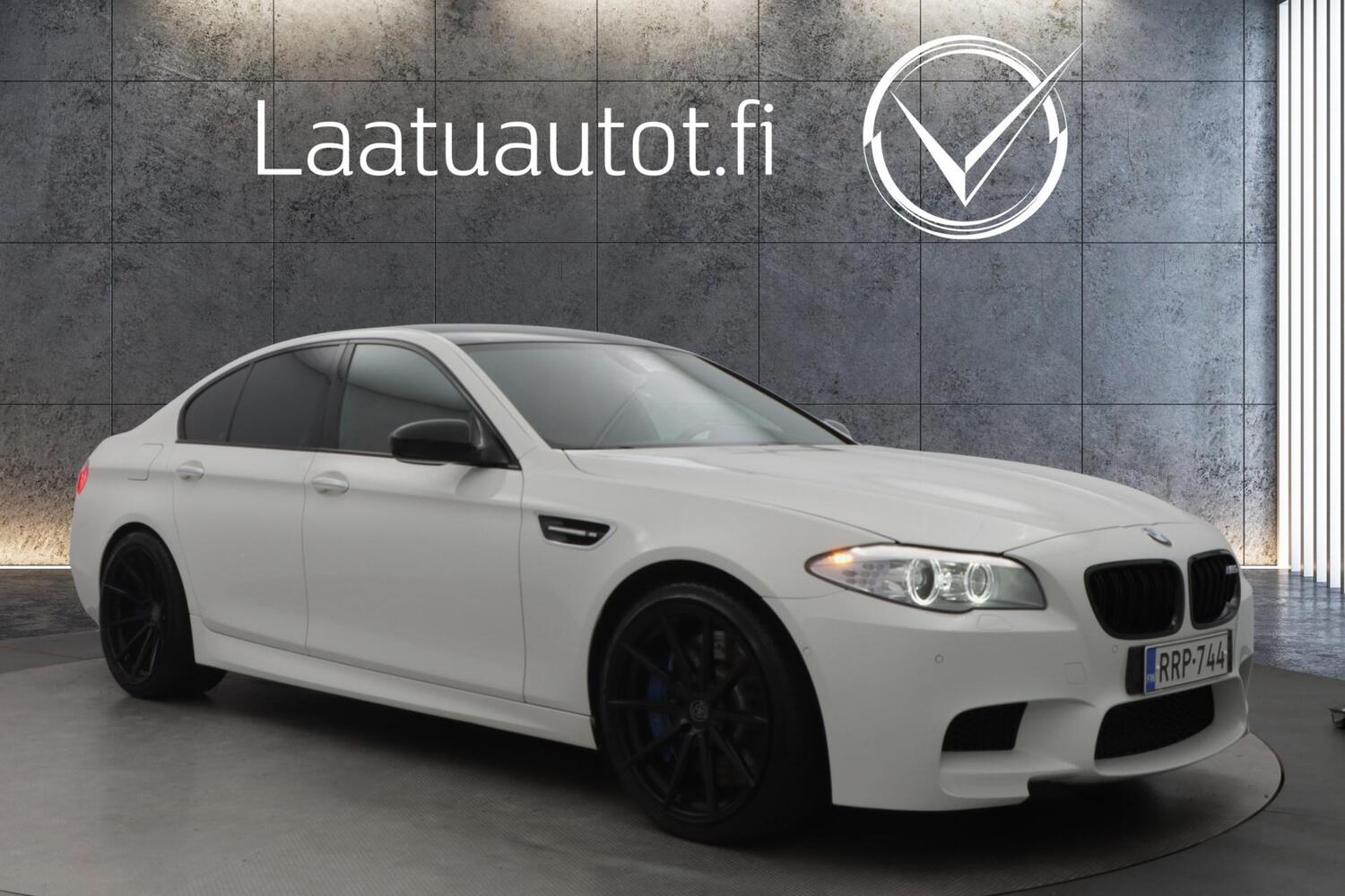 BMW M5 vaihtoauto