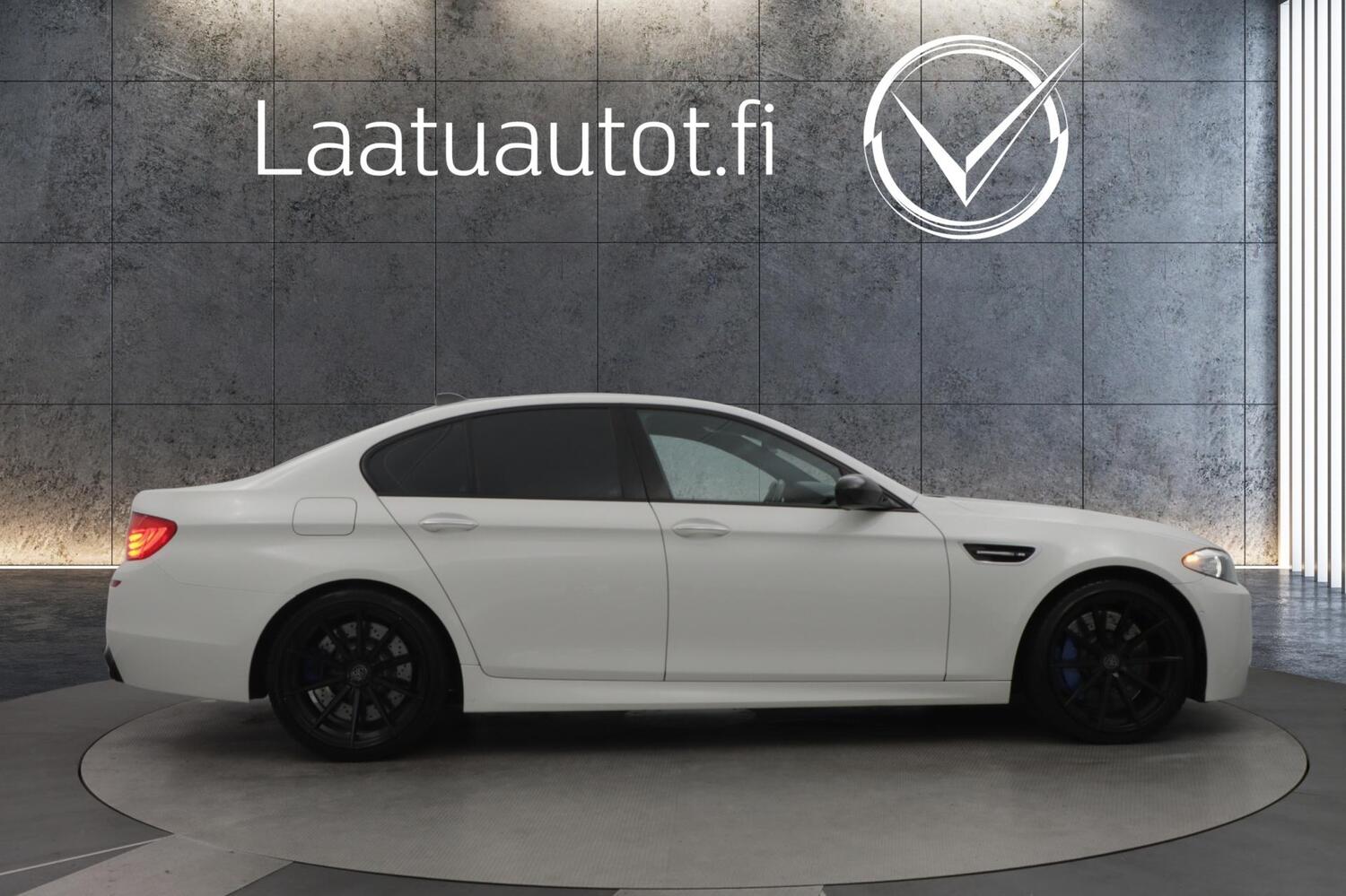 BMW M5 vaihtoauto