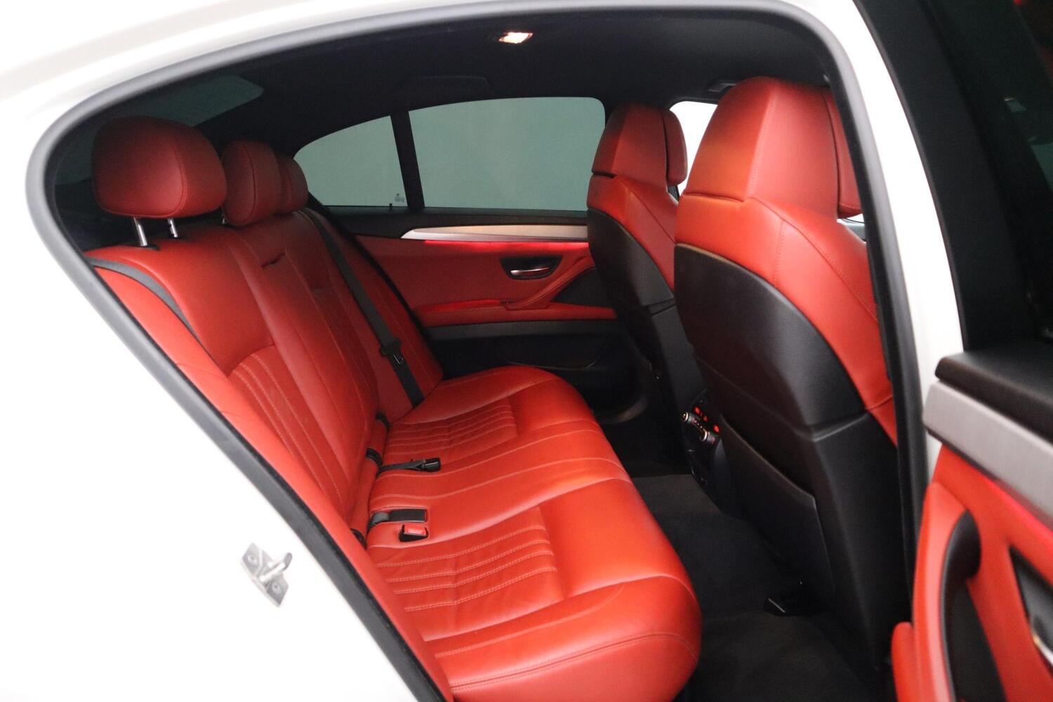 BMW M5 vaihtoauto