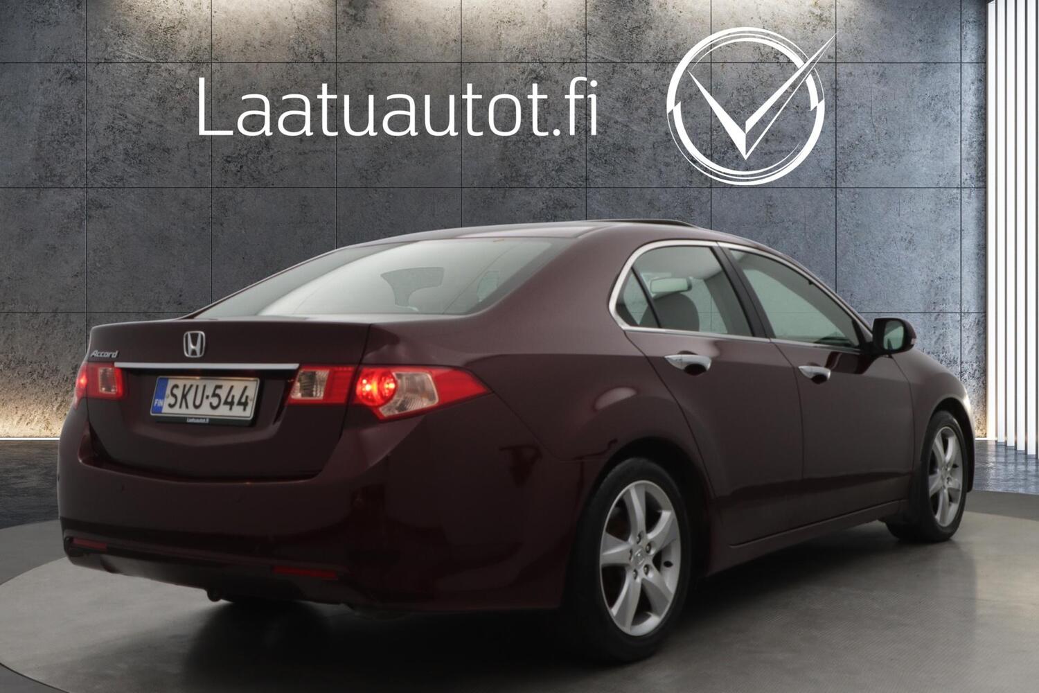 Honda Accord vaihtoauto