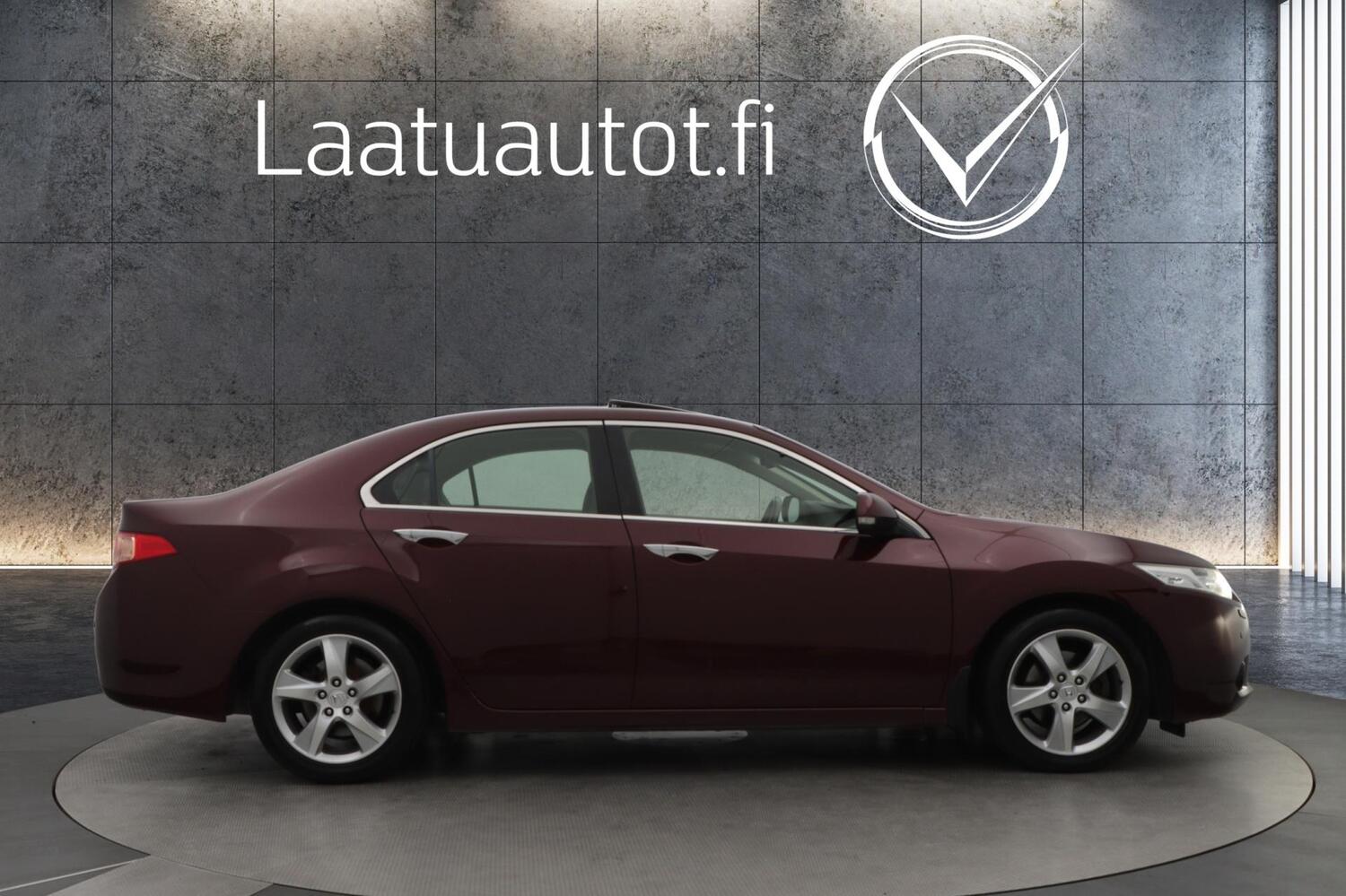 Honda Accord vaihtoauto