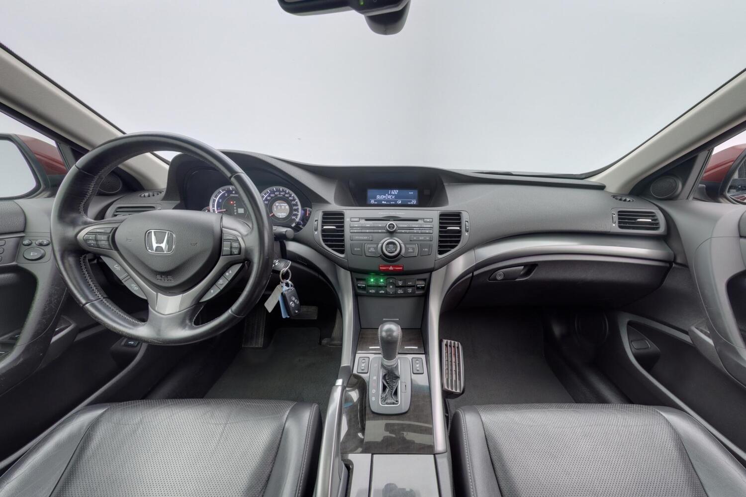 Honda Accord vaihtoauto