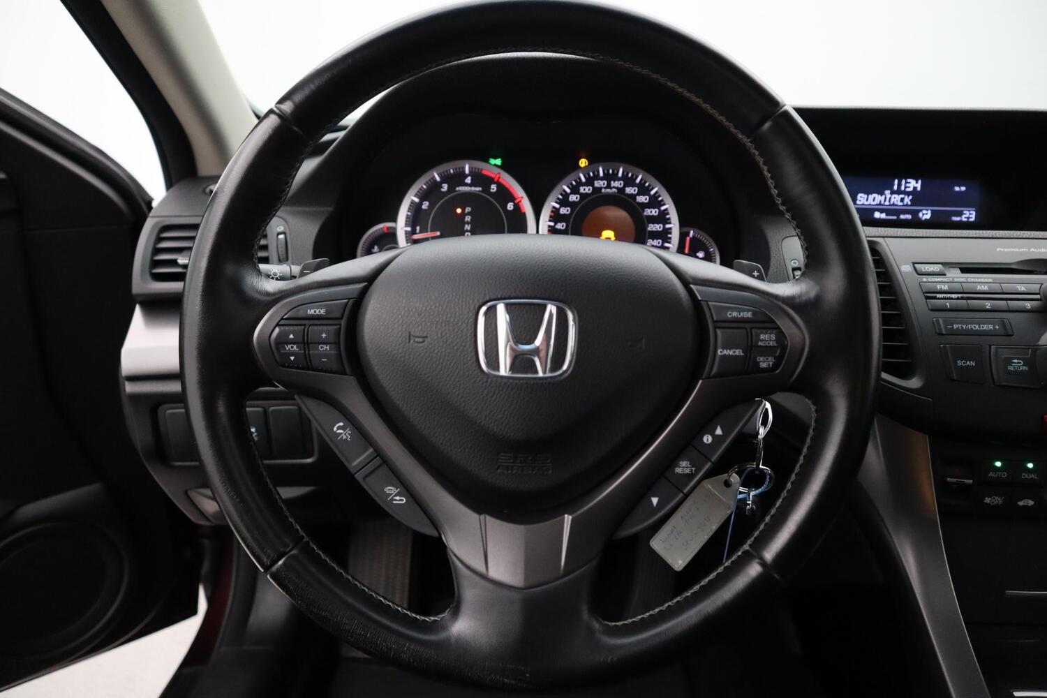 Honda Accord vaihtoauto