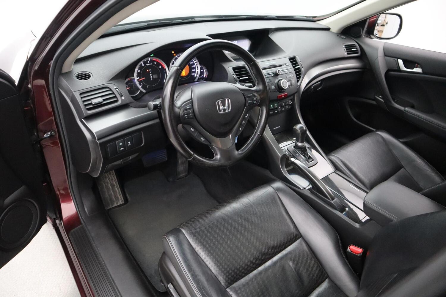 Honda Accord vaihtoauto