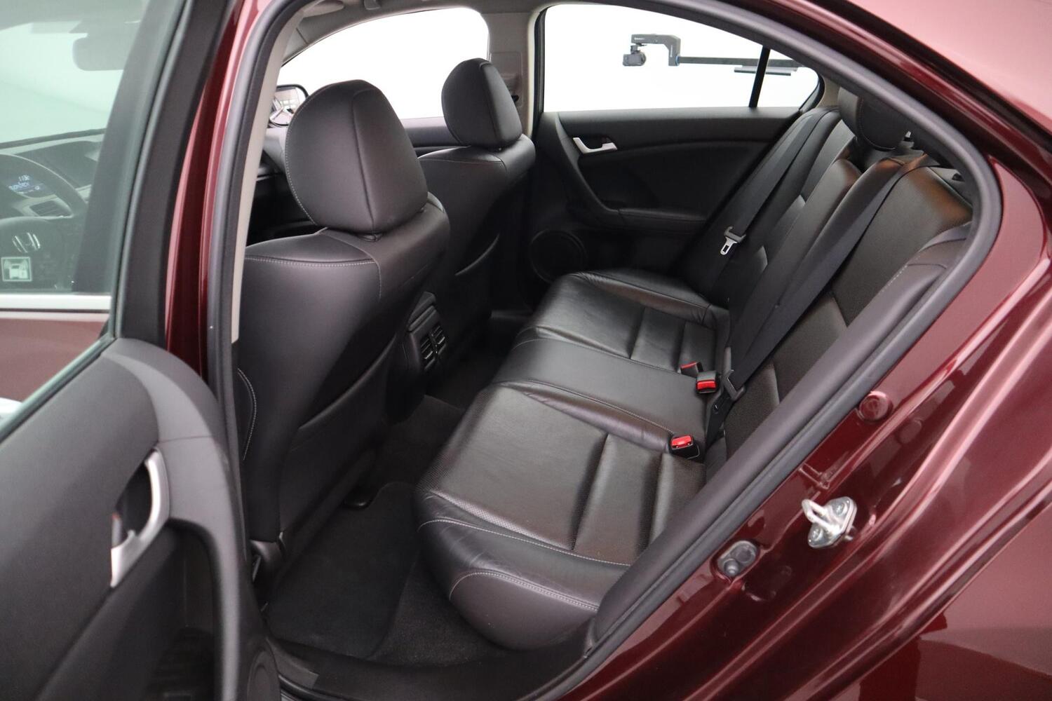 Honda Accord vaihtoauto